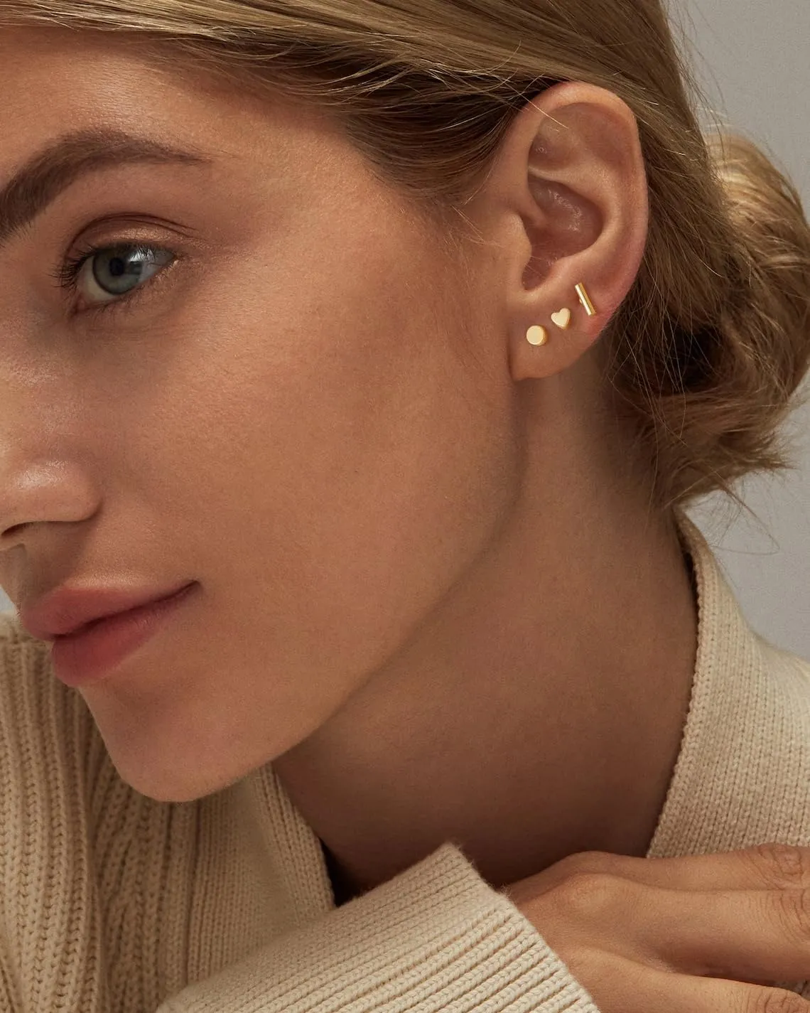 ASCOMY Gold Earrings for Women Dainty Stud Earrings 14K Gold/Silver Plated Heart Earring Cute Star Stud Earring Gold Minimalist Jewelry Gifts for Her