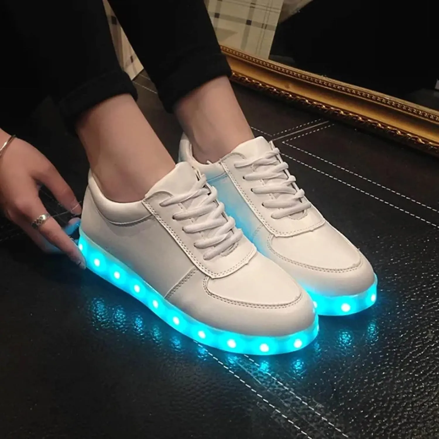 Comfortable Shoes Student Shoes Thick Soled Sports Shoes Fashionable Light Shoes USB Rechargeable Skate Sports
