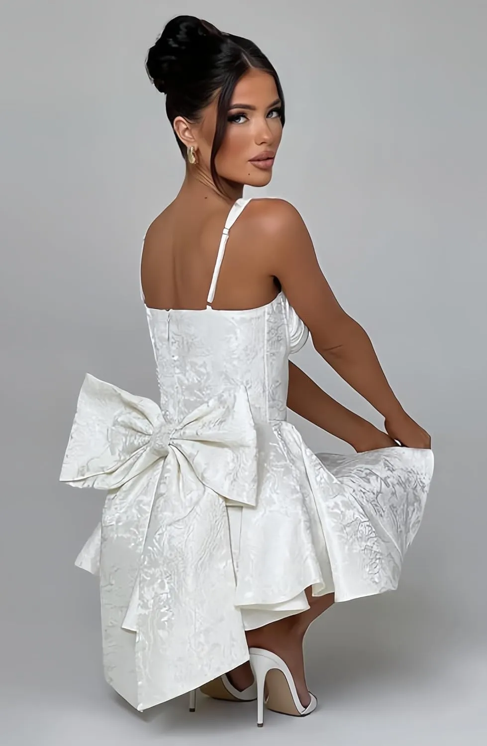 Embroidery Satin Short Homecoming Dresses Spaghetti Straps Puffy Mini Cocktail Party Gowns with Bow Back