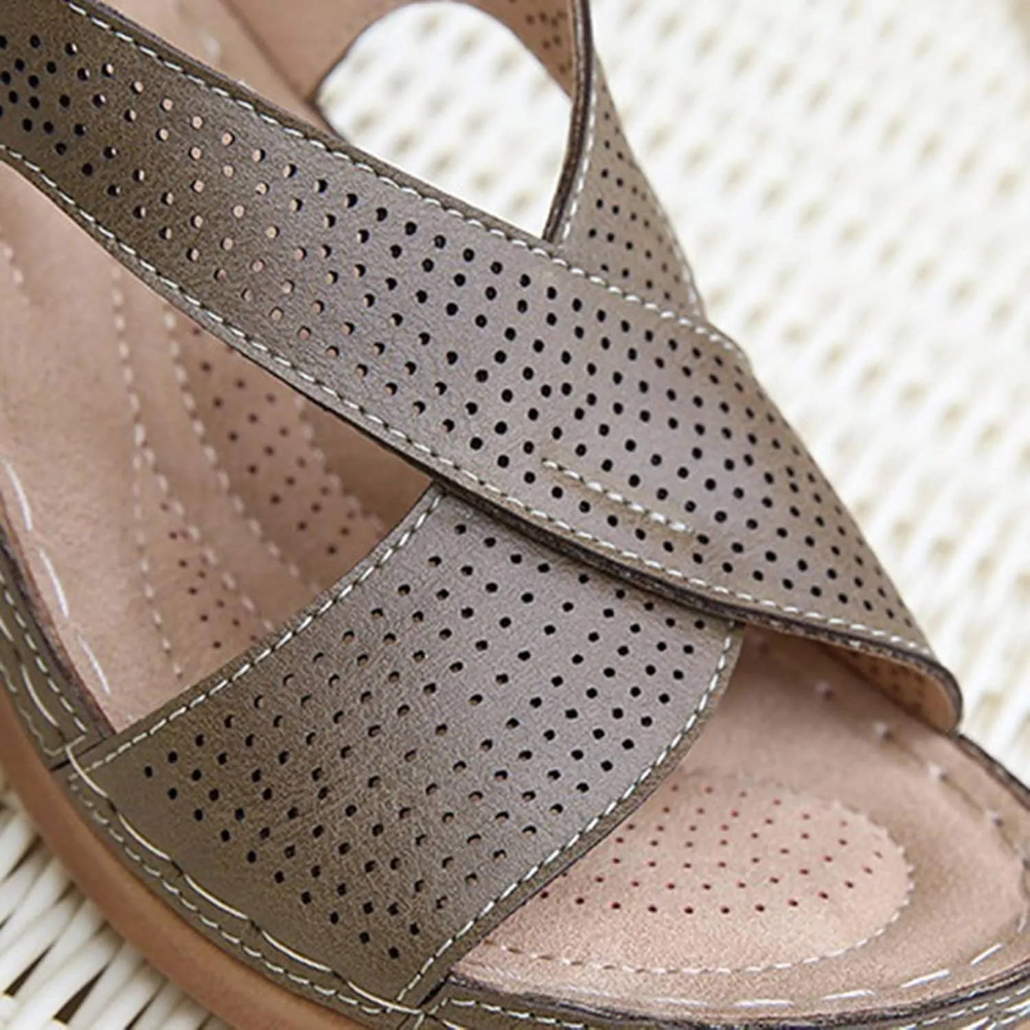 Flat Sandals Women's Flat Sandals Ankle Strap Sandals Women Flat Sandals Non Slip on Casual Summer Beach Shoes