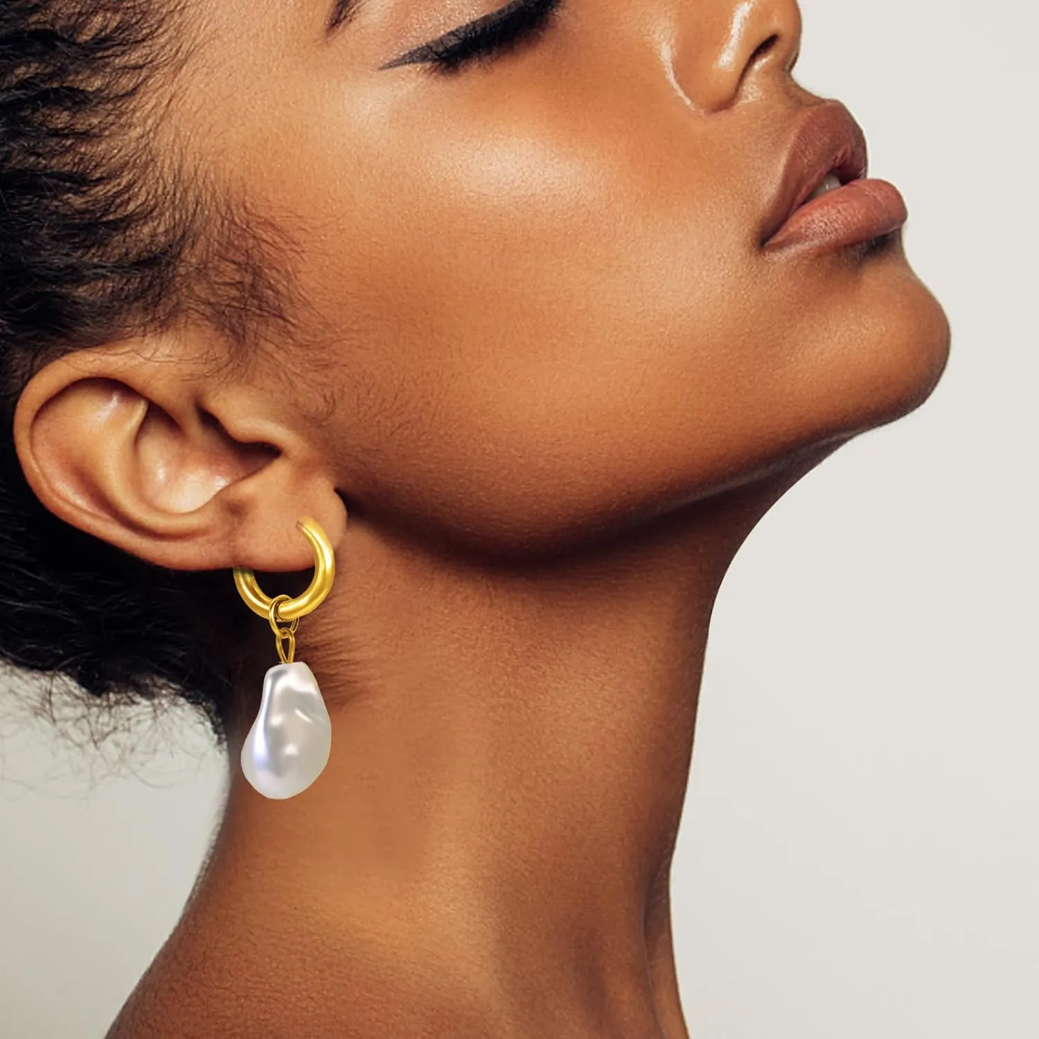 Gold Pearl Earrings For Women, Trendy Pearl Dangle Earrings Chunky Pearl Hoop Earrings Elegant Gold Hoop Earrings Bridal hoop earrings Earrings For Prom Wedding Party Earrings
