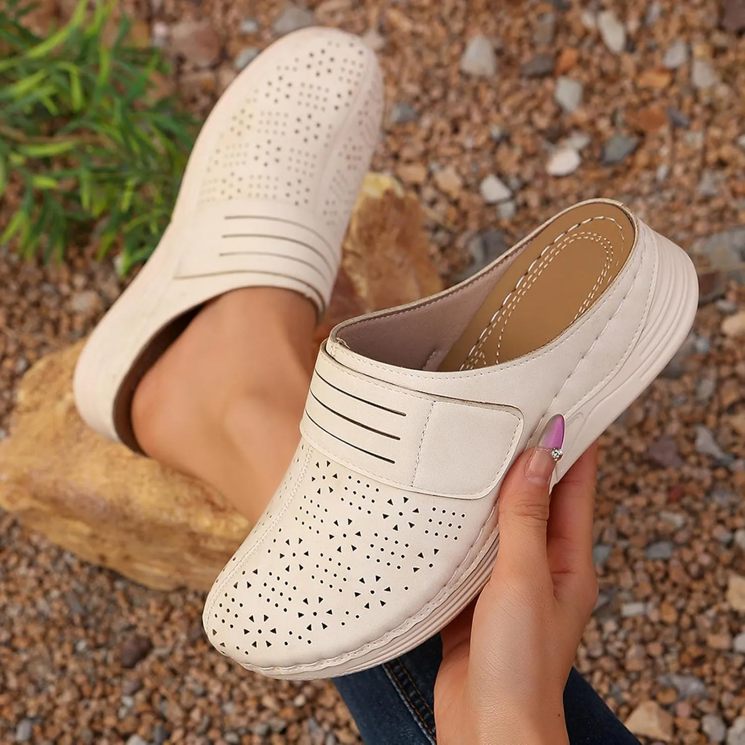 Womens Mules and Clogs Slip On Breathable Casual Walking Shoes Closed Toe Comfortable Flat Mule Shoes Summer Dressy Walking Wedge Clogs Slippers Lightweight Going Out Orthopedic Trendy Footwear