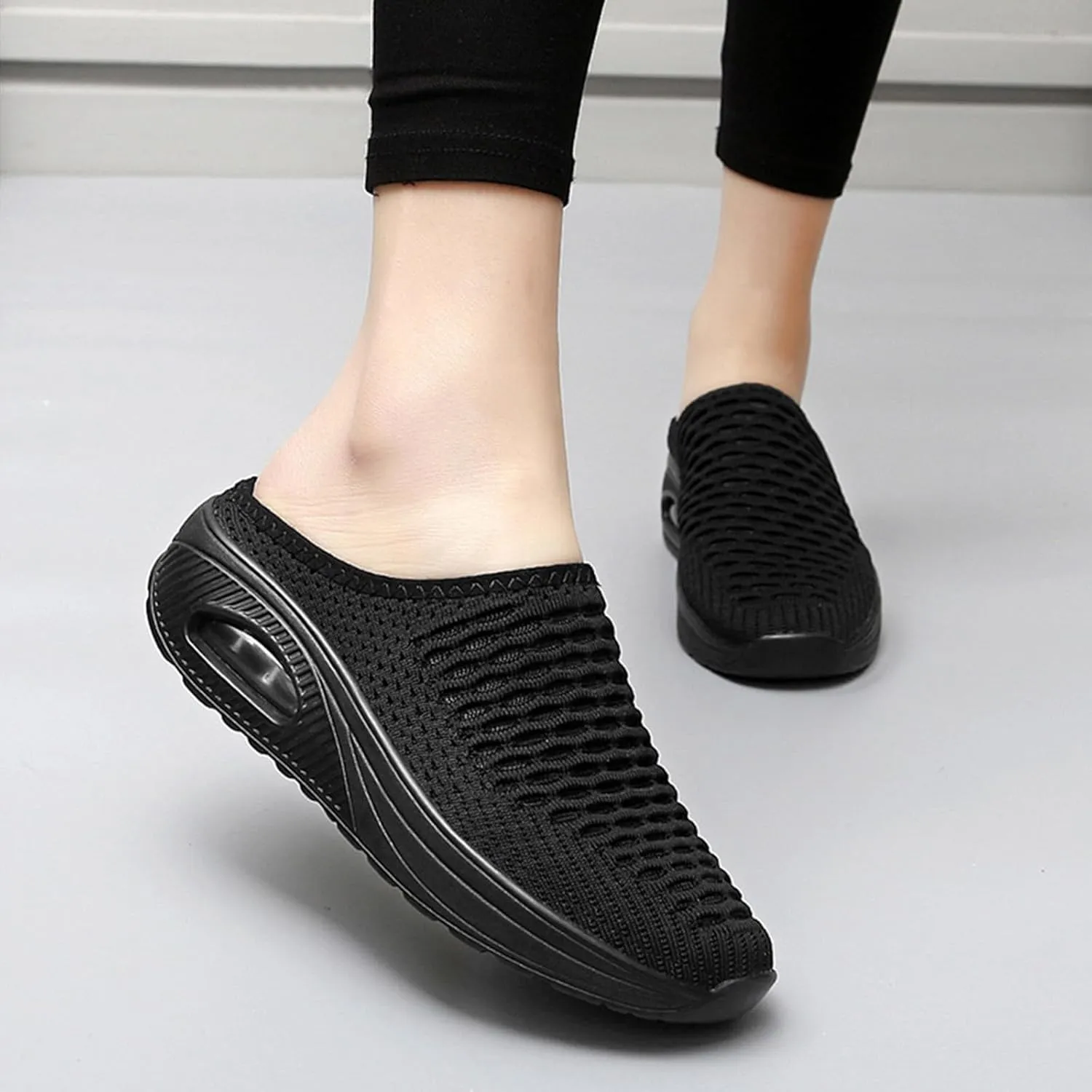 Women's Orthopedic Clogs with Air Cushion Support Mesh Sandals Close Toe Wide Width Non-Slip Breathable Slippers Mules Clogs for Women Summer Casual Lightweight Walking Outdoor Slippers